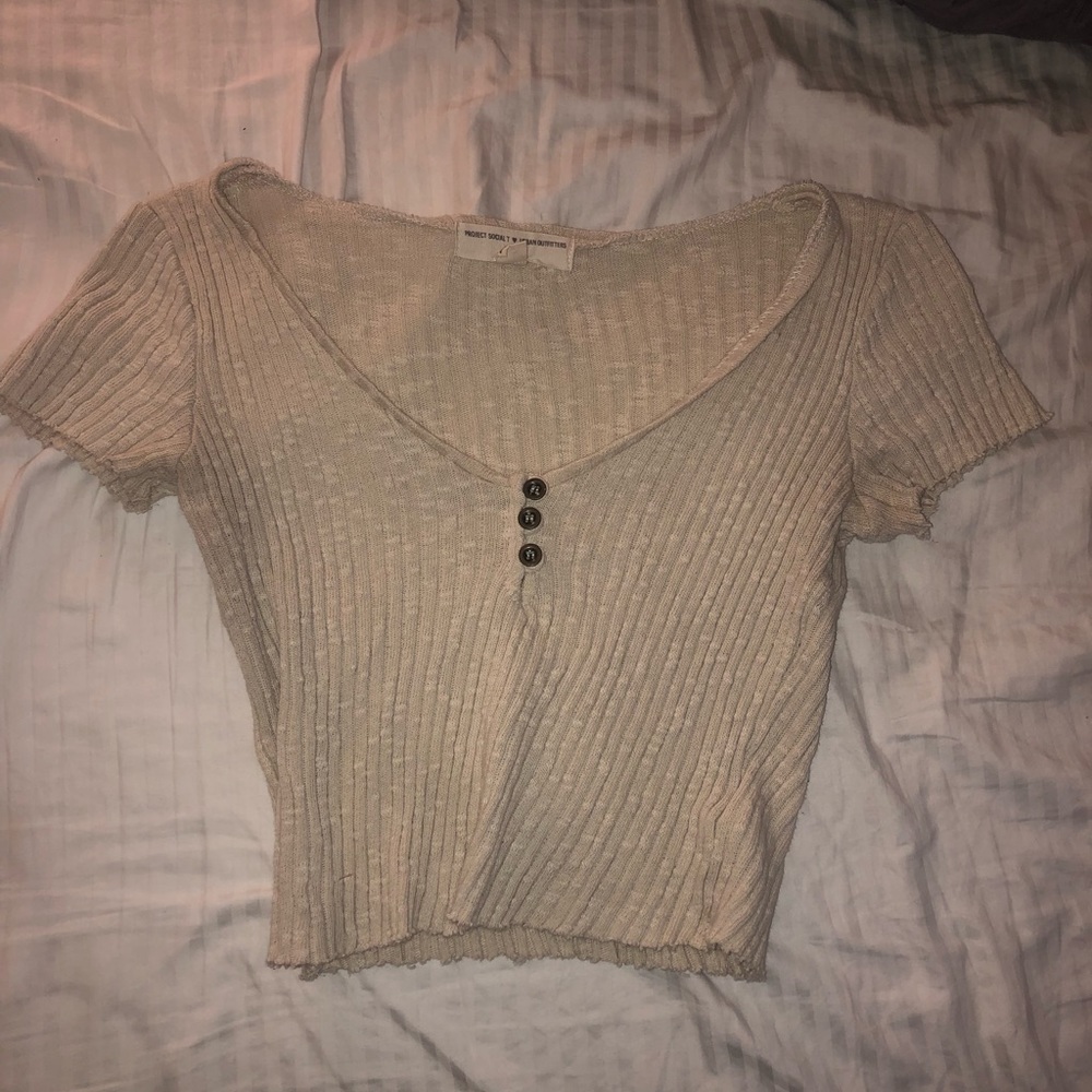 Cropped V-neck